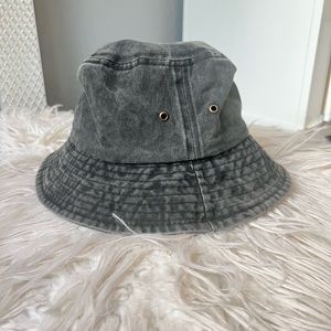urban outfitters bucket hat